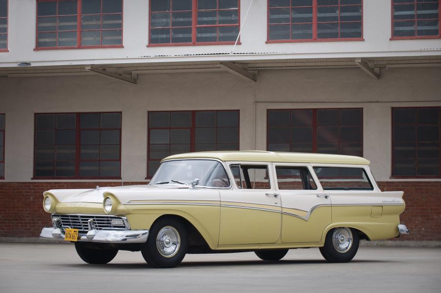  Ford 6-Passenger Country Sedan 1957 года  (фото 1 из 9)